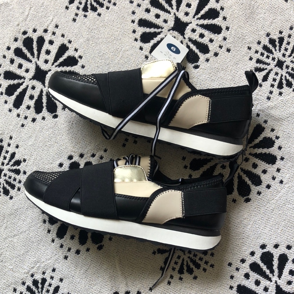 NWT Sz 9 A New Day Sneaker